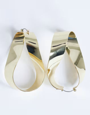 Topshop Charlotte twisted hoop earring in gold tone